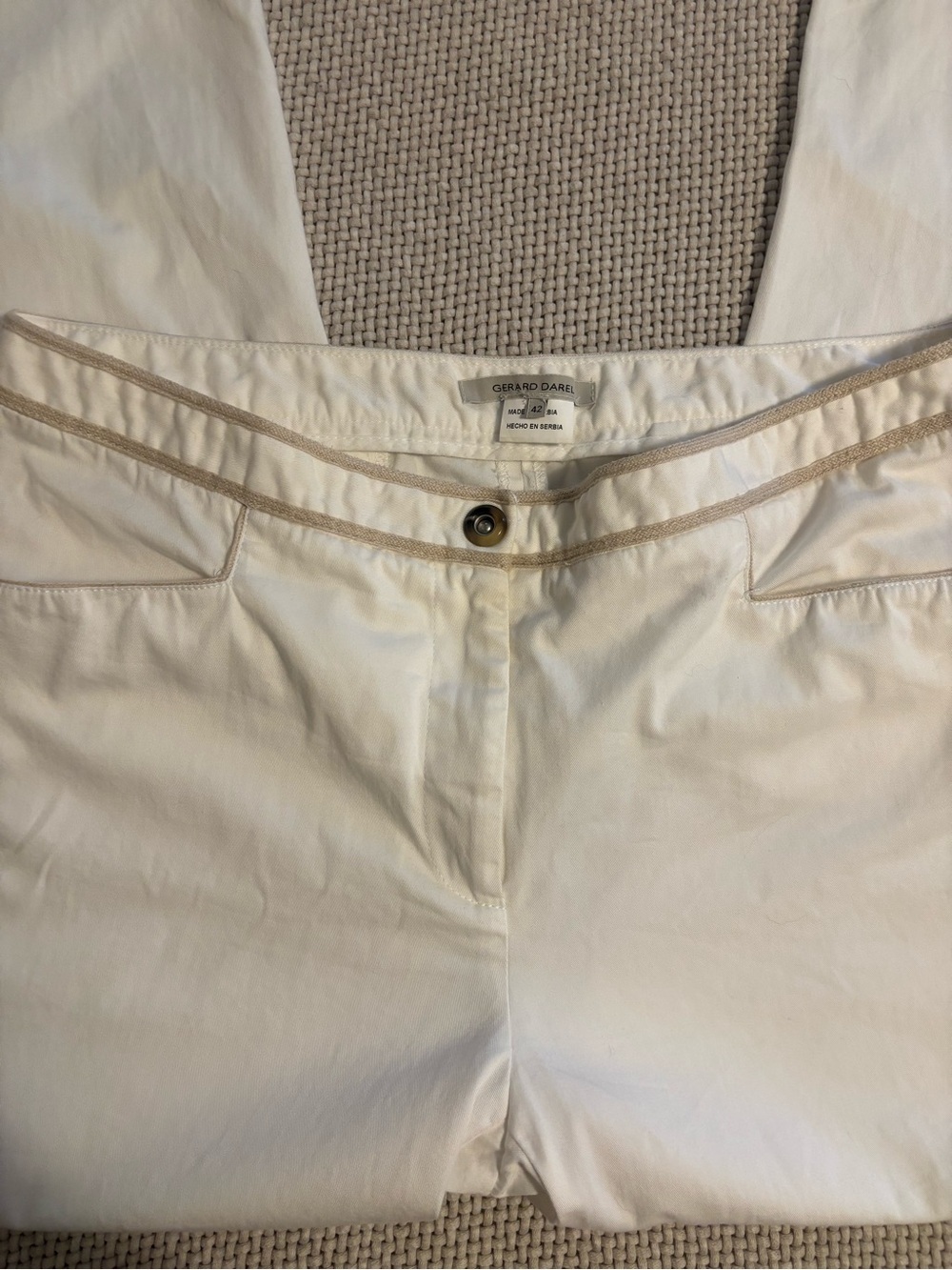 Gerard Darel White Pants with Tan Trim this is a French size it’s more a 10-12